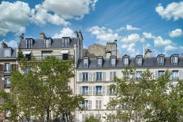 Paris, beautiful building in a luxury district 
