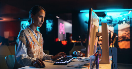 Aufkleber - Female Talented Digital Marketing Specialist Working on Computer at Office in the Evening. Young Caucasian Businesswoman in Creative Agency, Smiling and Researching Business Analytical Data
