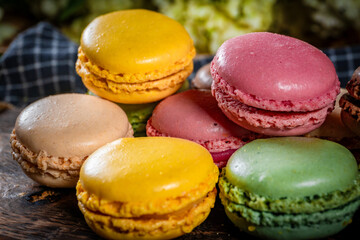 Several macaroons.