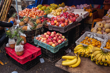 Canvas Print - Fruits for sale on food market in historic part of Shanghai city, China