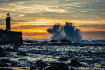 Canvas Print - Sunset over Atlantic Ocean. View with Felgueiras Lighthouse in Porto city in Portugal