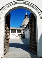 Wall Mural - Gate of the Transfiguration Monastery in Suzdal, Russia