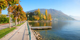 Fototapeta Tulipany - lakeside promenade Traunsee, tourist resort Gmunden, autumn season Salzkammergut, landscape austria