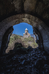 Canvas Print - Ruins of small chapel next to Ananuri Castle over the Aragvi River in Dusheti Municipality, Georgia