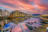 Fototapeta Na sufit - Norwegen Trondheim Hafen Abendrot