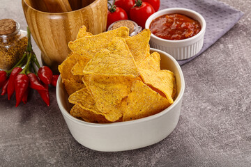 Wall Mural - Mexican corn nachos chips with salsa