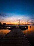 Fototapeta Londyn - Zachód słońca na jeziorem Ukiel w Olsztynie