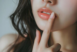 Fototapeta Nowy Jork - 女性のぷっくりツヤツヤの唇、粘膜ルージュ