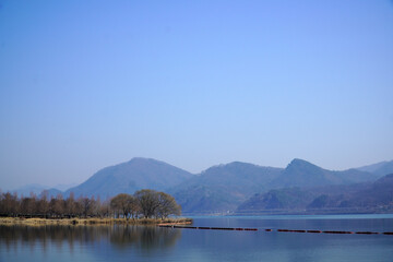 Wall Mural - lake and mountains