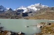 Bernina Hospitz: Malerische Gebirgslandschaft am Gletschersee Lago Bianco. Panoramic swiss mountain landscape