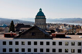 Fototapeta Sawanna - Die Aussicht über die Stadt Zürich und die UNI von der ETH-Dachterasse. The panoramic view of Zürich-City and the University from the ETH-lounge