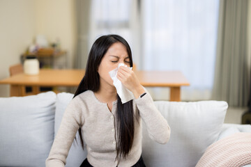 Canvas Print - Woman flu and sneeze at home