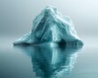 Schwimmender Eisberg spiegelt sich in der Wasseroberfläche, Konzept Klimawandel