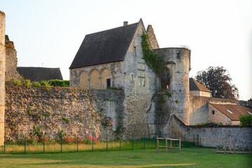 Sticker - View of the walls of the Royal Castle of Senlis from the Jardin du Roy (