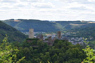 Canvas Print - castle Thurant above Mosel valley