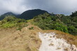 Wanderweg durch Berglandschaft in El Valle de Antón in Panama