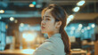 © วาริช เหมะธุลิน - Beautiful young Asian business woman