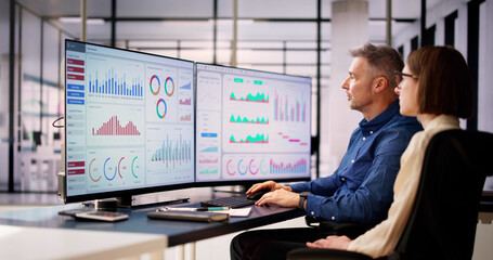 Leinwandbilder - Data Analyst Using Data Analytics KPI
