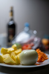 Kitchen, clean vegetables 