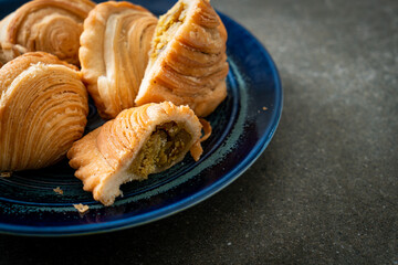 Wall Mural - curry puff stuffed chicken on plate