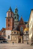 Fototapeta  - Zamek Królewski na Wawelu - wieże Zegarowa, Zygmuntowska. katedra widziane z dziedzińca