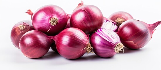 Poster - A pile of red onions on a white surface