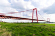 Die Rheinbrücke Emmerich ist mit 803 m die längste Hängebrücke Deutschlands und hat mit 500 m die größte Stützweite einer Brücke in Deutschland.
