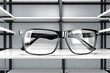 Geschäft für Brillen und Sonnenbrillen mit Regalen