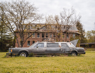 Wall Mural - old abandoned car