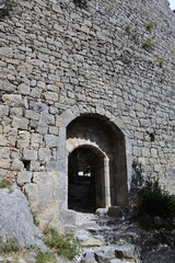 Wall Mural - Der Eingang des Château de Puilaurens	