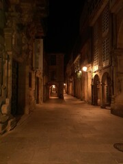 Wall Mural - Panorámica nocturna de la rúa do Vilar de Santiago de Compostela, Galicia