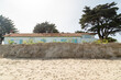 Recul d'une dune suite à des tempêtes devant une maison aux volets bleus, du film César et Rosalie. Mardi gras, Le Vieil à Noirmoutier