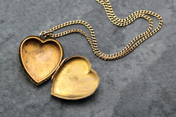 Antique Rolled Gold Victorian 1850-1900 Engraved Swallow Floral Heart Charm Locket Pendant Necklace