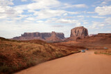 Fototapeta Konie - Mietwagenrundreise - Monument Valley Nationalpark (USA, Arizona)