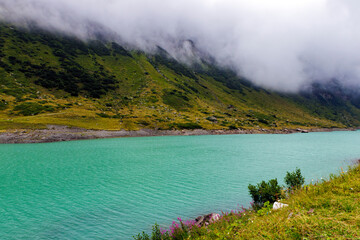 Türkises Wasser im Vermuntstausee