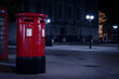 Angielska skrzynka pocztowa nocą w Stafford | English mailbox by night in Stafford
