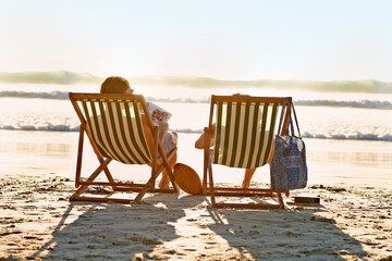 Poster - Back, chair or couple at sea to relax for holiday, vacation or anniversary romance in summer. Travel, magazine or woman on date with man reading newspaper at beach or ocean for horizon view in Hawaii