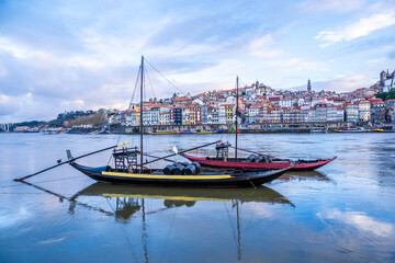 Wall Mural - Eraly morning at Duoro River riverside from Vila Nova de Gaia