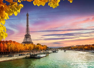 Wall Mural - autumn cityscape of paris