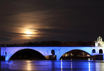 Wall Mural - la lune et le pont