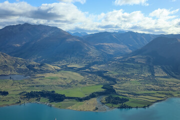 Berge im Süden von Neuseeland aus der Sicht des Flugzeuges