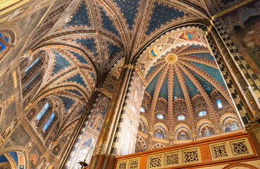 Sticker - Complex ceiling structure of gothic cathedral in Italy