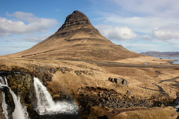 Wall Mural - landscape of waterfall at Kirkjufell in Iceland at autumn