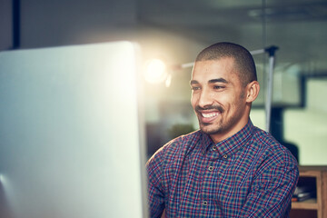 Aufkleber - Night, business and man with computer, professional and tech with internet and email with good news. Person, employee and graphic designer with pc, feedback and online reading for performance review