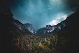 Fototapeta Londyn - The Tunnel View of Yosemite National Park under Dark Skies - California, USA