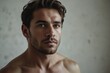 © Lewis_Royal - Jeune homme séduisant, torse nu, pour couverture de roman et affiche promotionnelle, tatouages et beaux yeux, barbes et regards charmeurs