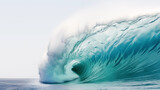 Grande vague, rouleau dans l'océan. Mer déchainée, écume. Eau en mouvement. Surf. 