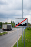 Fototapeta  - obszar zabudowany - przepisy drogowe w polsce-  duże kary finansowe - mandat 