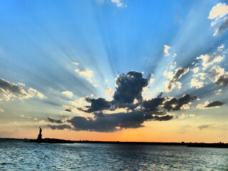 Sticker - Coucher de soleil statue de la Liberté New York