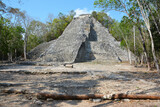 Ukryta w meksykańskiej dżungli piramida Majów w Coba na Jukatanie